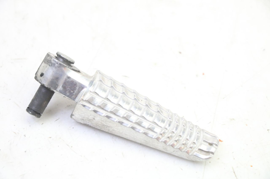 photo de PEDANA POSTERIORE DESTRA SUZUKI GSR 750 (2011 - 2017)