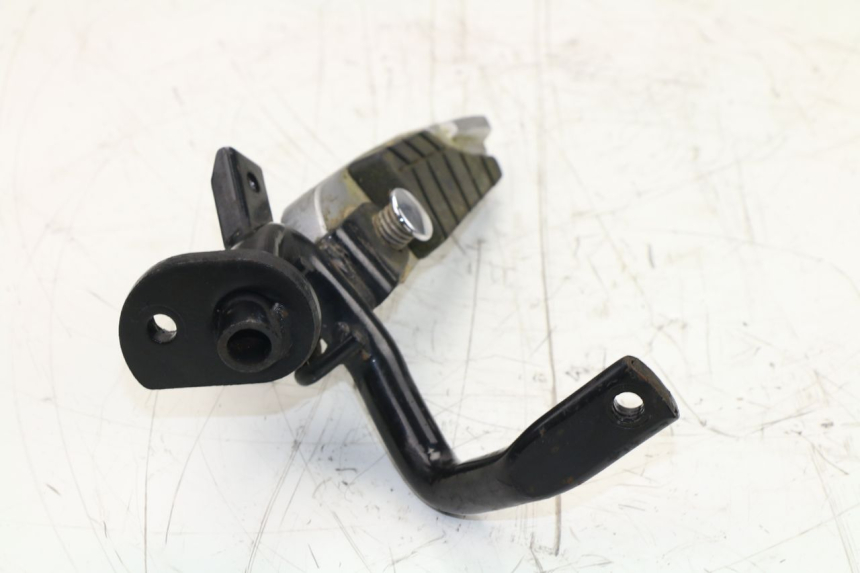 photo de Poggiapiedi posteriore destro SYM GTS 125 (2005 - 2008)