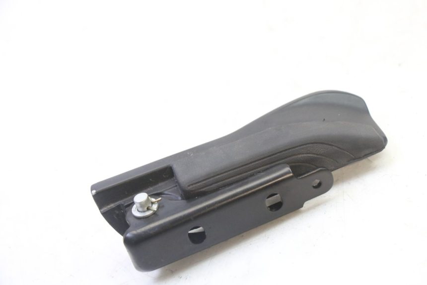 photo de PEDANA POSTERIORE DESTRA PIAGGIO MP3 HPE 310 (2024 - 2025)
