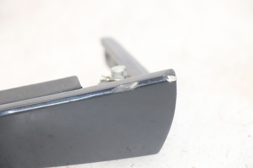 photo de PEDANA POSTERIORE DESTRA PIAGGIO MP3 HPE 300 (2019 - 2026) - Altra angolazione