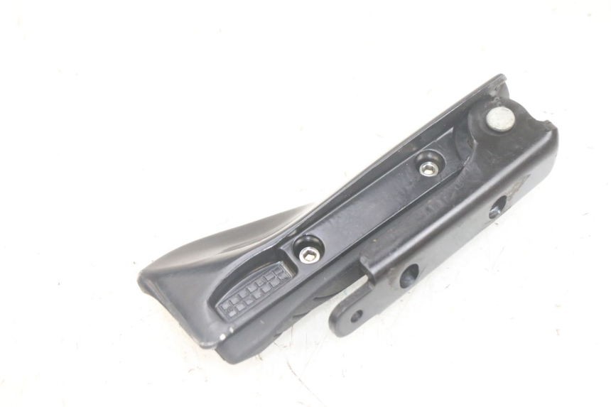 photo de PEDANA POSTERIORE DESTRA PIAGGIO MP3 HPE 300 (2019 - 2026) - Dettagli dei punti di fissaggio