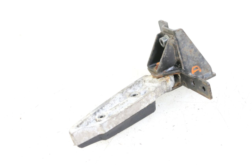 photo de PIANTAFERRO POSTERIORE DESTRO PEUGEOT SATELIS 125 (2013 - 2018)