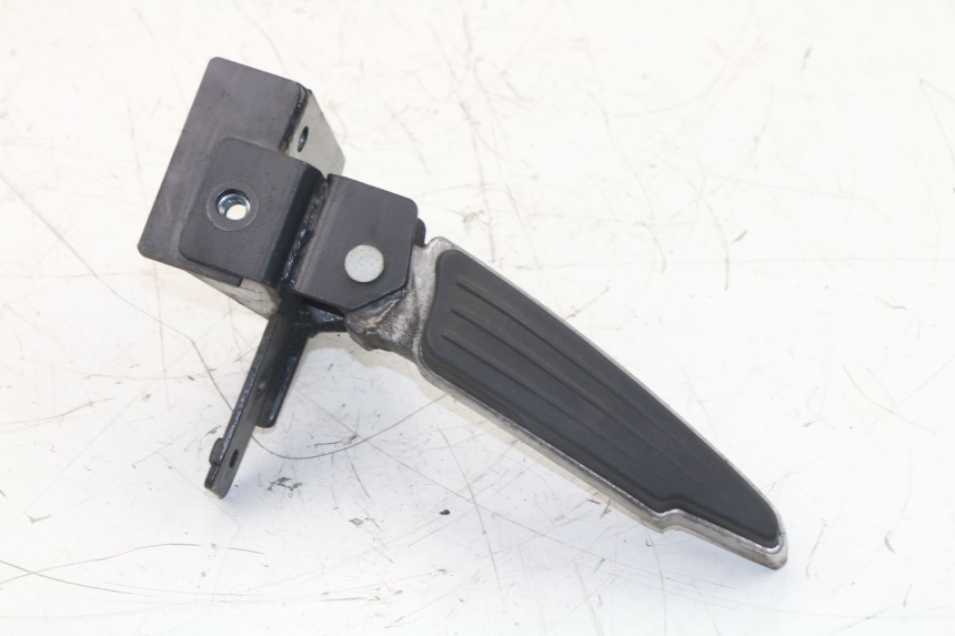 photo de PIANTAFERRO POSTERIORE DESTRO PEUGEOT SATELIS 125 (2013 - 2018)