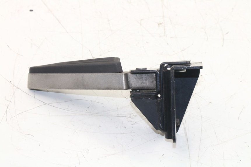 photo de PIANTAFERRO POSTERIORE DESTRO PEUGEOT SATELIS 125 (2013 - 2018)