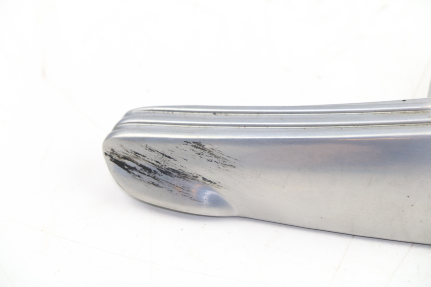 photo de Poggiapiedi posteriore destro PIAGGIO VESPA GTS IE 300 (2010 - 2016) - Altra vista dell'articolo