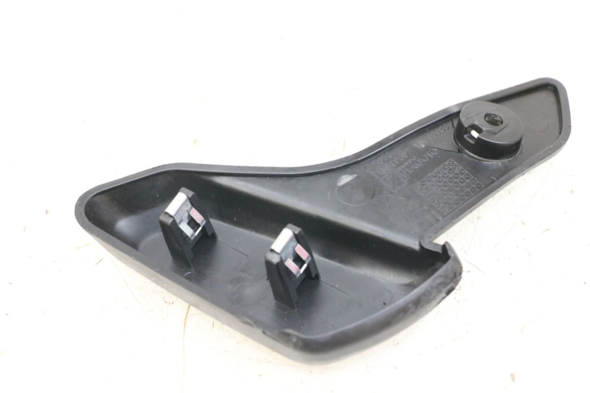 photo de PEDANA POSTERIORE DESTRA PIAGGIO VESPA PRIMAVERA 4T 50 (2021 - 2024)