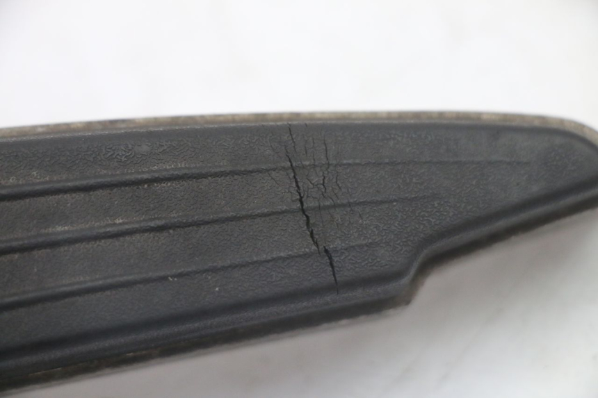 photo de PEDANA POSTERIORE DESTRA PEUGEOT SATELIS 125 (2010 - 2012)