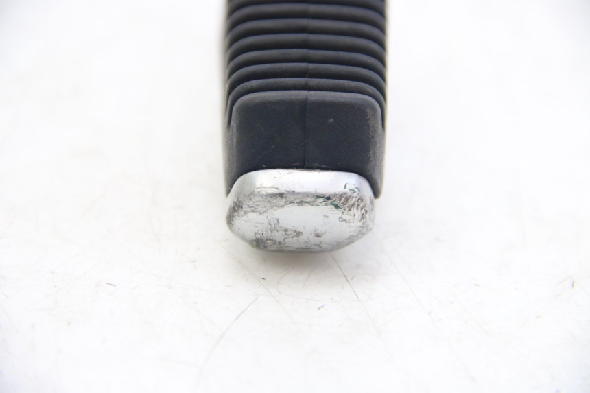 photo de PIANTAFERRO POSTERIORE DESTRO SUZUKI SIXTEEN 125 (2008 - 2010)