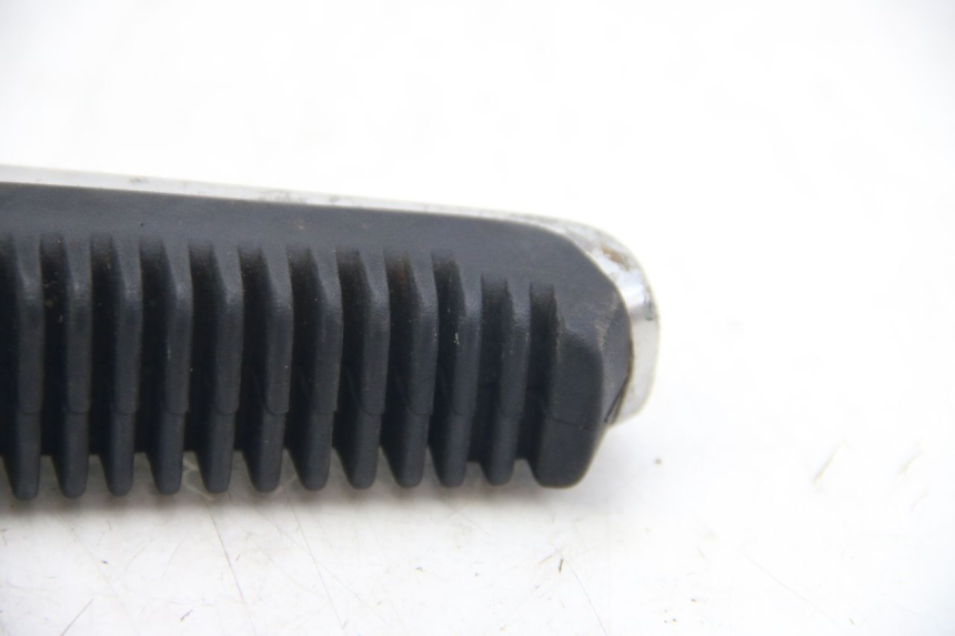 photo de PIANTAFERRO POSTERIORE DESTRO SUZUKI SIXTEEN 125 (2008 - 2010)