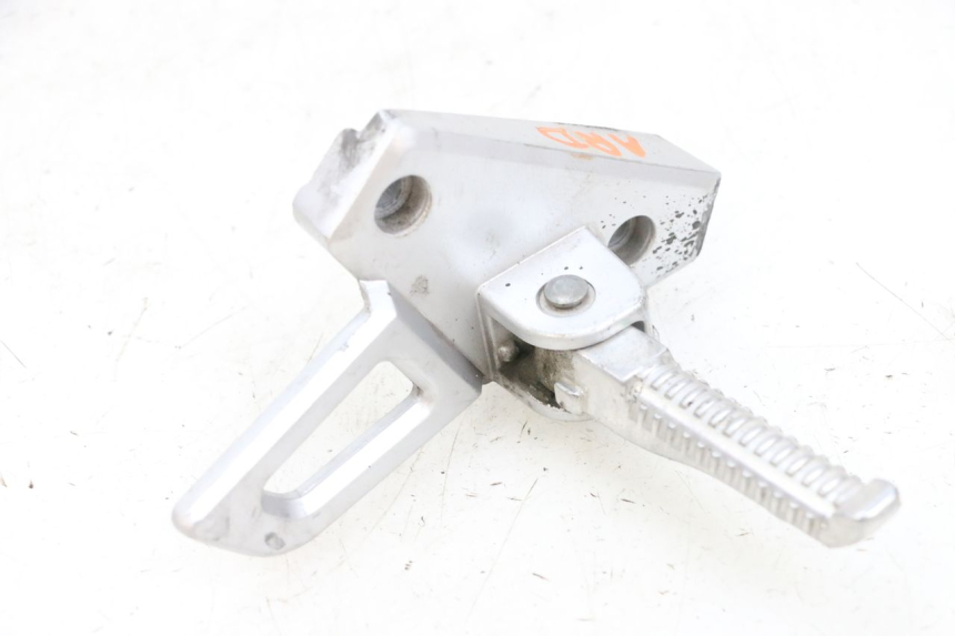 photo de PEDANA POSTERIORE DESTRA PEUGEOT SPEEDFIGHT 4 4T EFI 50 (2021 - 2025) - Altra angolazione