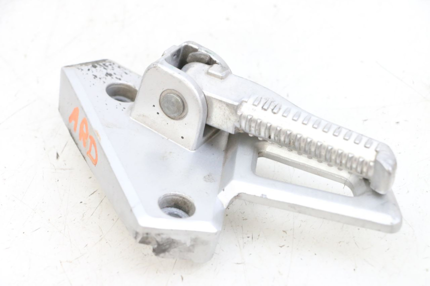 photo de PEDANA POSTERIORE DESTRA PEUGEOT SPEEDFIGHT 4 4T EFI 50 (2021 - 2025) - Vista d'insieme del prodotto