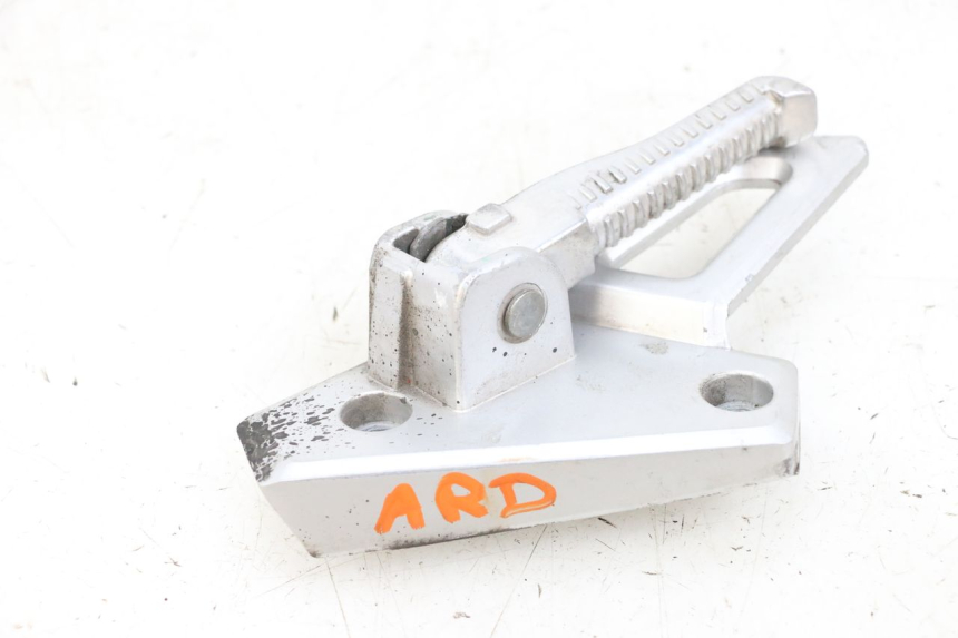 photo de PEDANA POSTERIORE DESTRA PEUGEOT SPEEDFIGHT 4 4T EFI 50 (2021 - 2025) - Dettagli dei punti di fissaggio