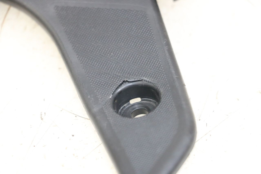 photo de PEDANA POSTERIORE DESTRA PIAGGIO VESPA PRIMAVERA 4T 50 (2021 - 2024)