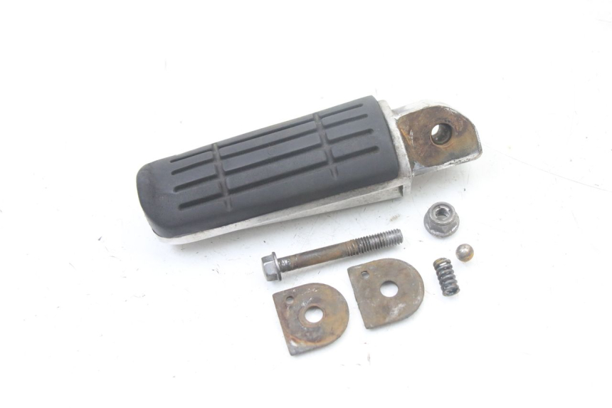 photo de PEDANA POSTERIORE DESTRA YAMAHA FZS FAZER 600 (2001 - 2003)