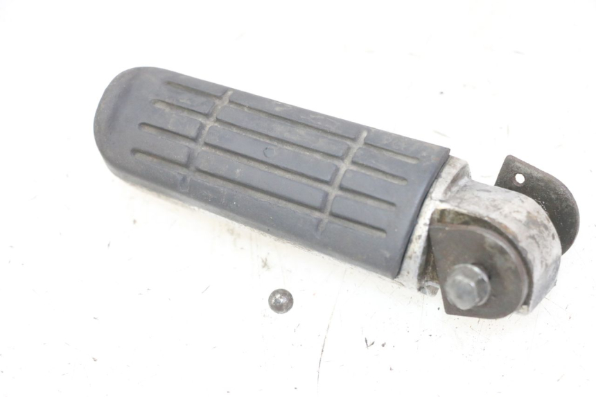 photo de PEDANA POSTERIORE DESTRA YAMAHA FZS FAZER 600 (2001 - 2003)