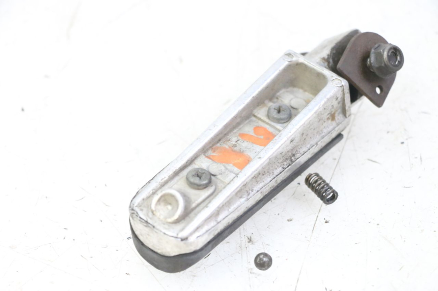 photo de PEDANA POSTERIORE DESTRA YAMAHA FZS FAZER 600 (2001 - 2003)