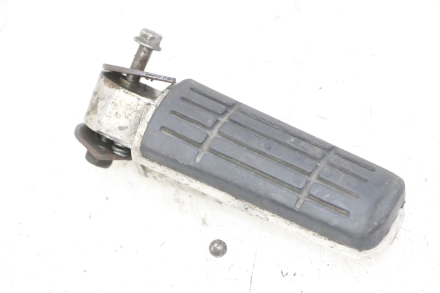photo de PEDANA POSTERIORE DESTRA YAMAHA FZS FAZER 600 (2001 - 2003)