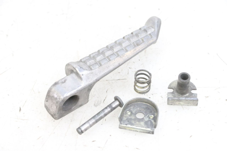 photo de PEDANA POSTERIORE DESTRA KAWASAKI ZR 7 750 (1999 - 2001) - Altra angolazione