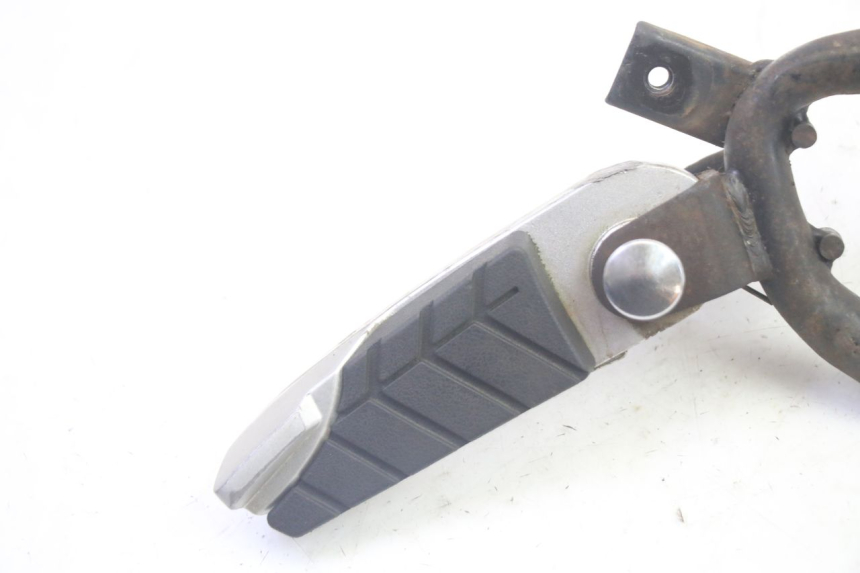 photo de Pedana posteriore sinistra SYM GTS EVO 125 (2009 - 2013) - Dettaglio del componente