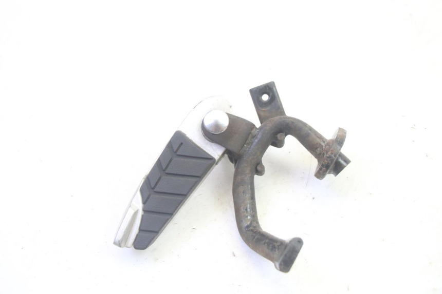 photo de Pedana posteriore sinistra SYM GTS EVO 125 (2009 - 2013) - Altra angolazione