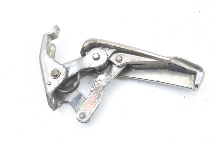 photo de PEDANA POSTERIORE SINISTRA PIAGGIO VESPA GRANTURISMO 125 (2003 - 2007)