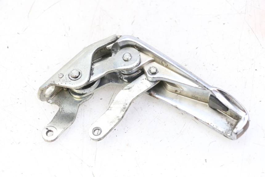 photo de PEDANA POSTERIORE SINISTRA PIAGGIO VESPA GRANTURISMO 200 (2004 - 2005)