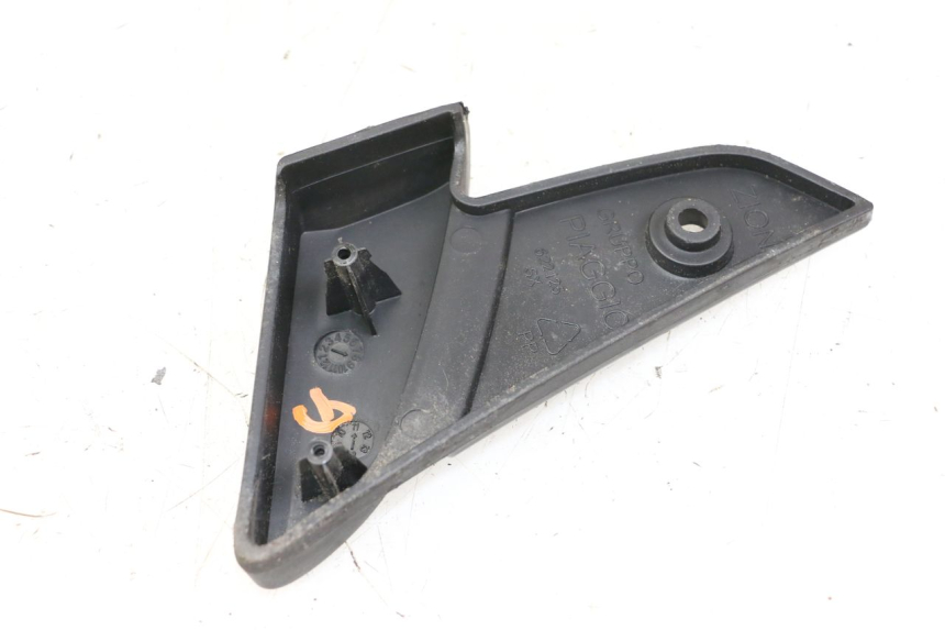photo de PEDANA POSTERIORE SINISTRA PIAGGIO VESPA LX IE 125 (2010 - 2012)