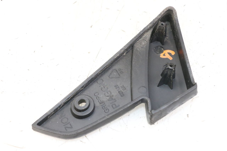 photo de PEDANA POSTERIORE SINISTRA PIAGGIO VESPA LX IE 125 (2010 - 2012)