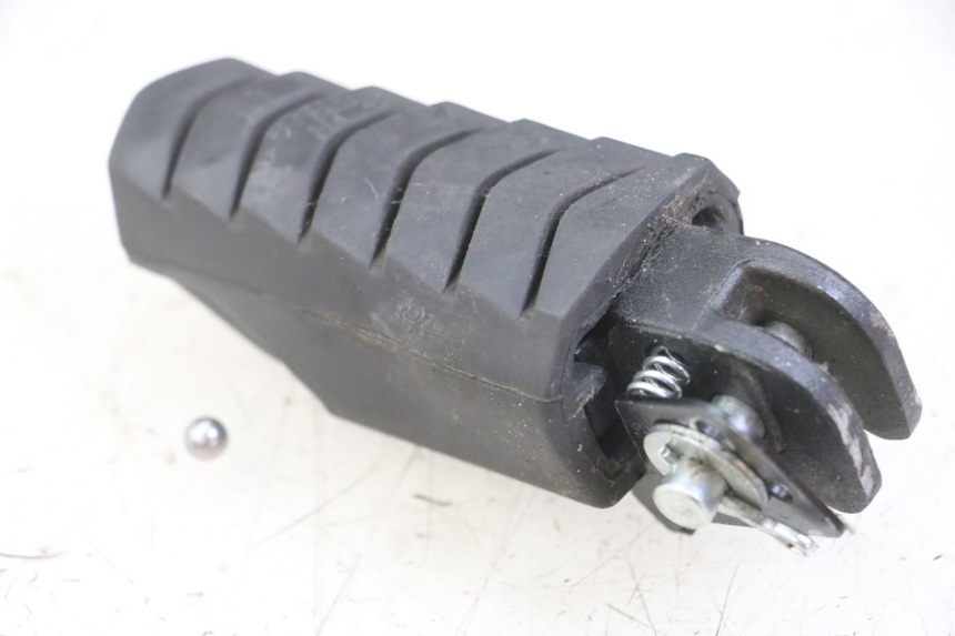 photo de PEDANA POSTERIORE SINISTRA ROYAL ENFIELD HYMALAYAN 410 (2016 - 2023)