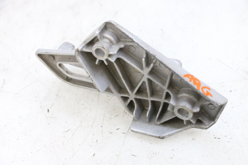 photo de PEDANA POSTERIORE SINISTRA PEUGEOT SPEEDFIGHT 4 4T EFI 50 (2021 - 2025) - Ricambio usato controllato