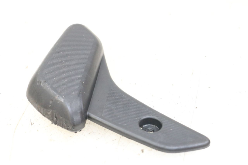 photo de PEDANA POSTERIORE SINISTRA PIAGGIO VESPA PRIMAVERA 4T 50 (2021 - 2024)
