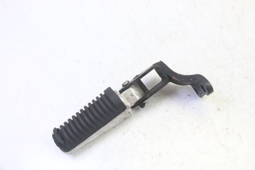 photo de PEDANA POSTERIORE SINISTRA YAMAHA X-MAX XMAX 250 (2006 - 2009)