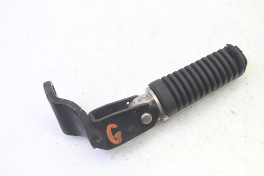 photo de PEDANA POSTERIORE SINISTRA YAMAHA X-MAX XMAX 250 (2006 - 2009)