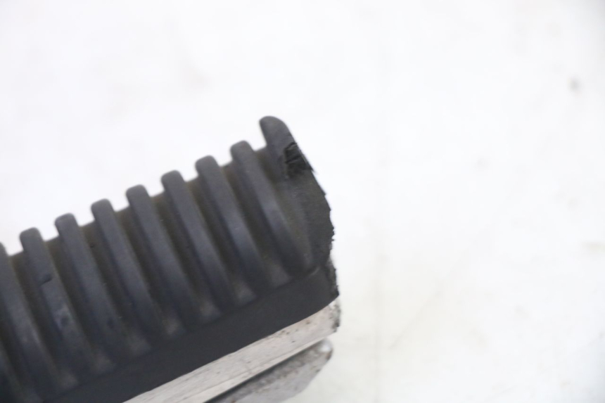 photo de PEDANA POSTERIORE SINISTRA YAMAHA XJ6 ABS 600 (2008 - 2016)