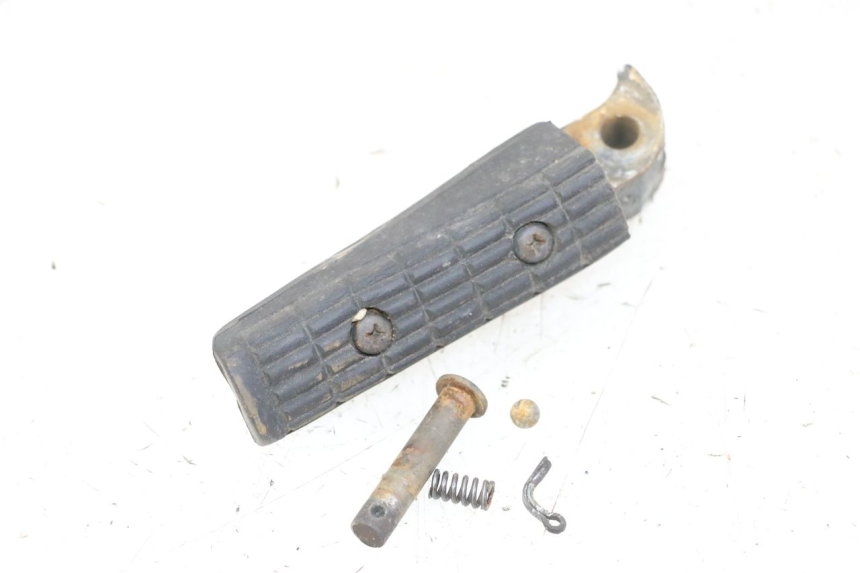 photo de PEDANA POSTERIORE SINISTRA YAMAHA XJN DIVERSION 600 (2000 - 2003)