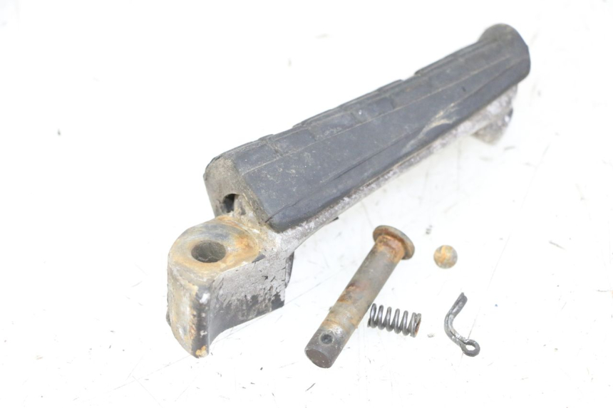 photo de PEDANA POSTERIORE SINISTRA YAMAHA XJN DIVERSION 600 (2000 - 2003)
