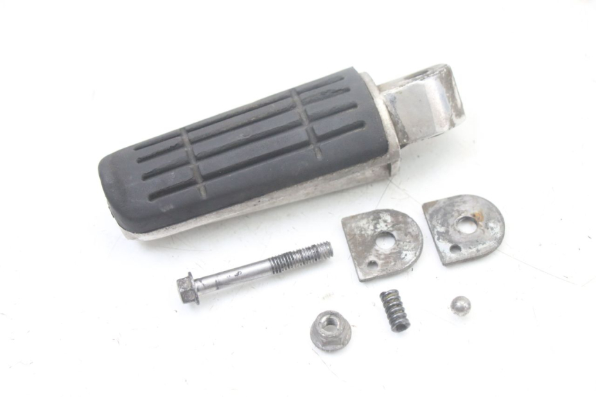 photo de PEDANA POSTERIORE SINISTRA YAMAHA FZS FAZER 600 (2001 - 2003)