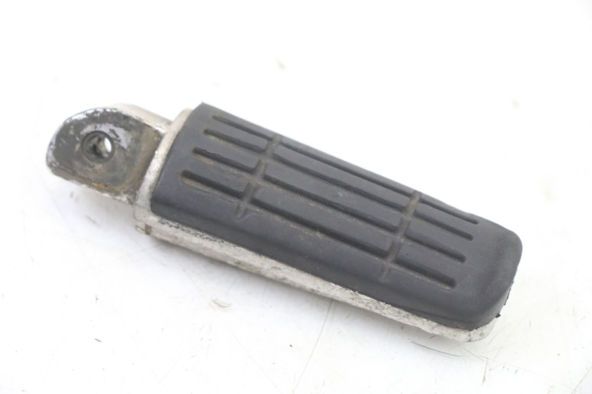 photo de PEDANA POSTERIORE SINISTRA YAMAHA FZS FAZER 600 (2001 - 2003)
