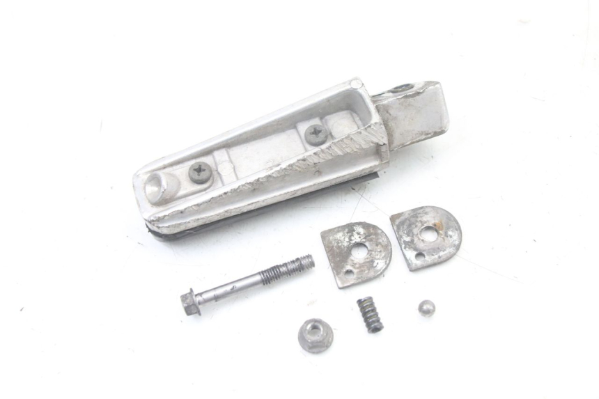 photo de PEDANA POSTERIORE SINISTRA YAMAHA FZS FAZER 600 (2001 - 2003)