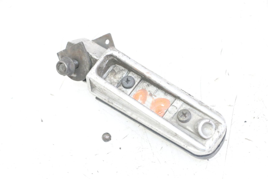 photo de PEDANA POSTERIORE SINISTRA YAMAHA FZS FAZER 600 (2001 - 2003)