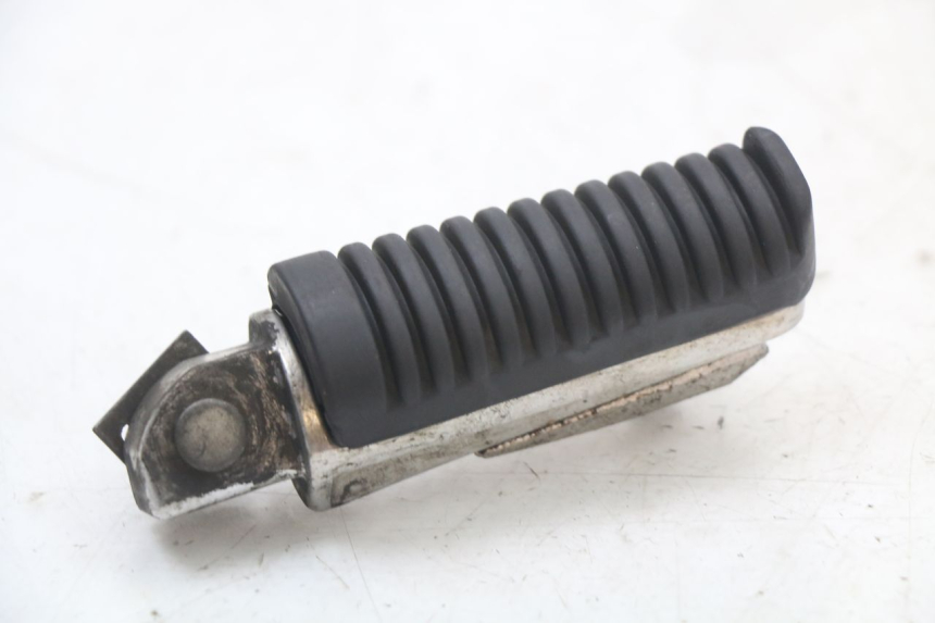 photo de PEDANA POSTERIORE SINISTRA YAMAHA XJ6 ABS 600 (2008 - 2016)