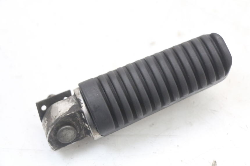 photo de PEDANA POSTERIORE SINISTRA YAMAHA XJ6 ABS 600 (2008 - 2016)