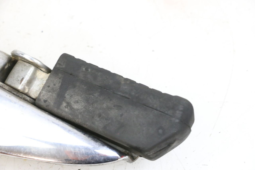 photo de PEDANA POSTERIORE SINISTRA KYMCO ZING 125 (1997 - 2003) - Altra angolazione