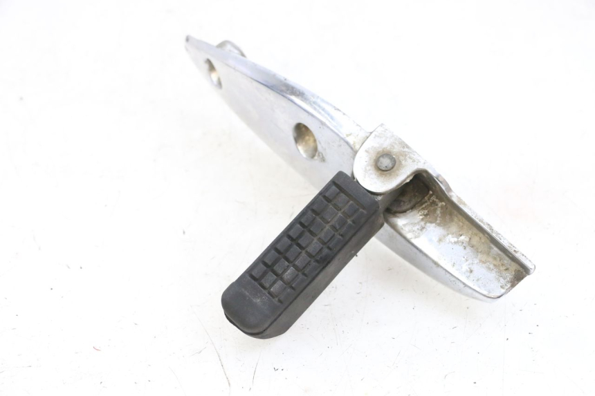 photo de PEDANA POSTERIORE SINISTRA KYMCO ZING 125 (1997 - 2003) - Dettagli dei punti di fissaggio