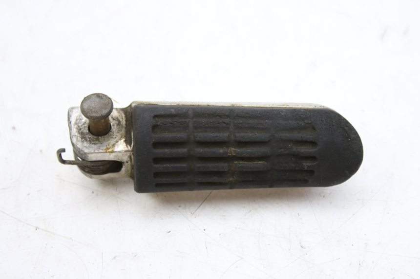 photo de PEDANA ANTERIORE DESTRA HONDA CBF 500 (2004 - 2007)