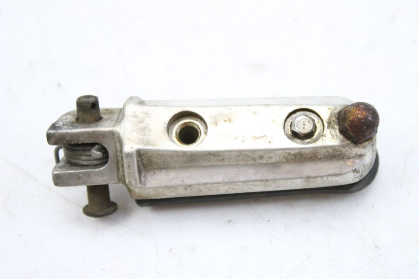photo de PEDANA ANTERIORE DESTRA HONDA CBF 500 (2004 - 2007)