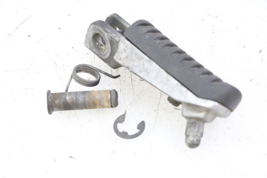 photo de CALE PIED AVANT DESTRO KAWASAKI ZR7 ZR-7 S 750 (1999 - 2004)