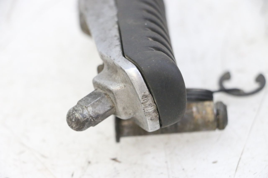 photo de CALE PIED AVANT DESTRO KAWASAKI ZR7 ZR-7 S 750 (1999 - 2004)