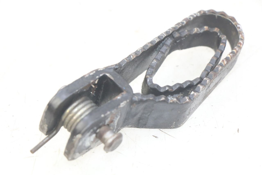 photo de CALE PIED AVANT DESTRO PEUGEOT XP6 50 (2006 - 2011)