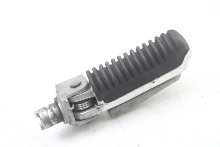 photo de PEDANA ANTERIORE DESTRA SUZUKI GSF S BANDIT 600 (2000 - 2004)